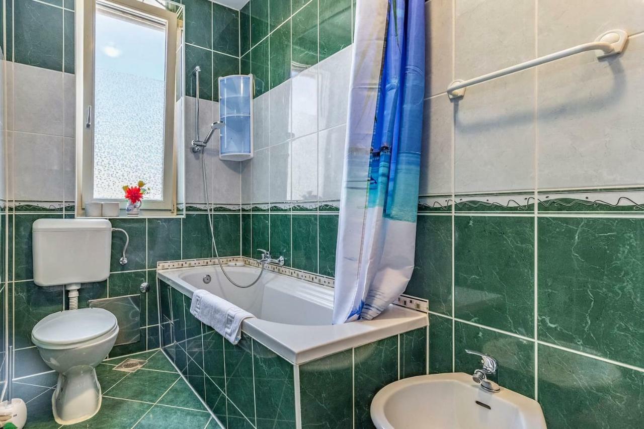 All Seasons Apartment Pula Exterior photo